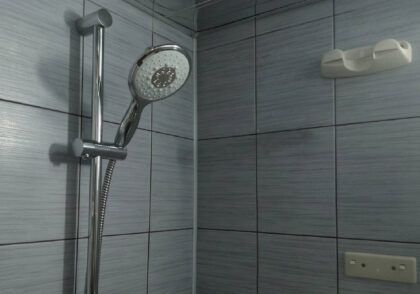 Установка душевой штанги